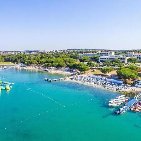 Leana In Medulin,istria By Istrabook Villa